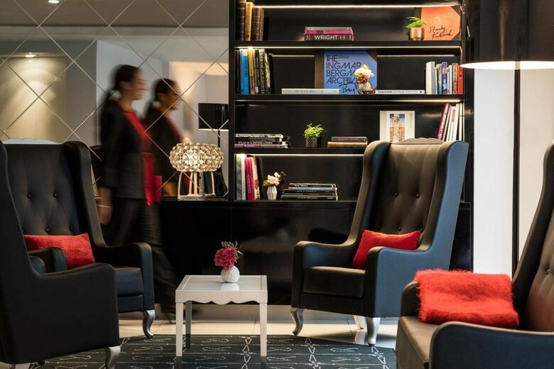 Hotel NH Paris Champs-elys�es