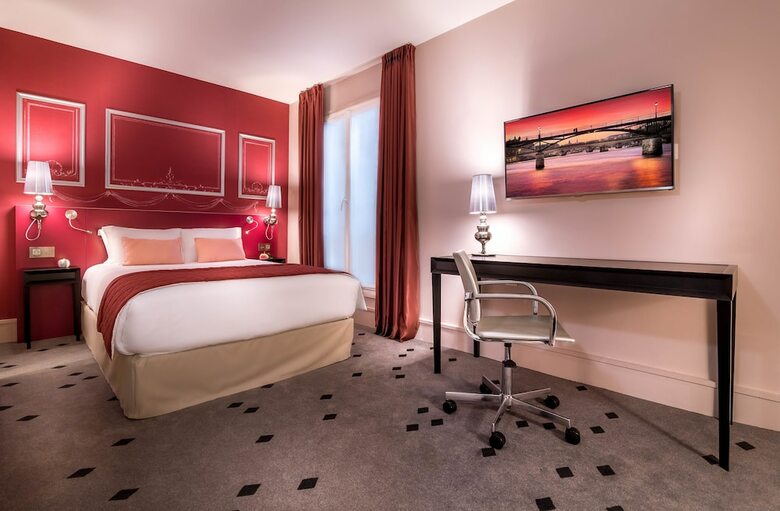 Hotel NH Paris Champs-elys�es
