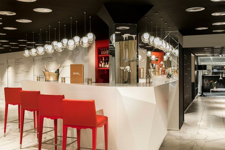 Hotel NH Paris Champs-elys�es