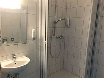 Aqua Hotel & Hostel