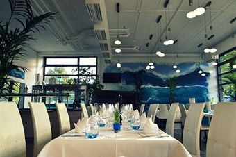 Aqua Hotel & Hostel