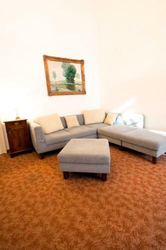 Hotel U Zlateho Jelena
