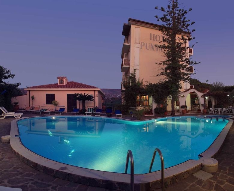 Hotel Punta Faro