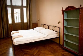 Sir Toby's Hostel