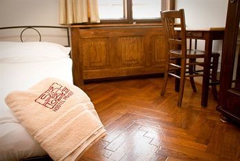 Sir Toby's Hostel