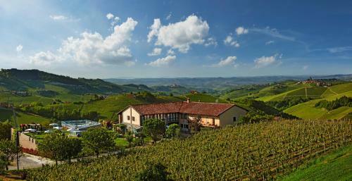 Agroturismo Amalia Cascina In Langa