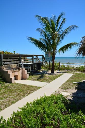 Sea Scape Oceanfront Motel & Apartments