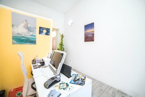 Hostal Gaudi B&B