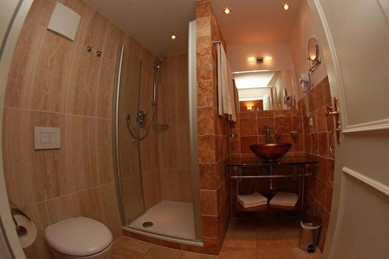Hostal Hotel Kaufmannshaus Krahnst�ver