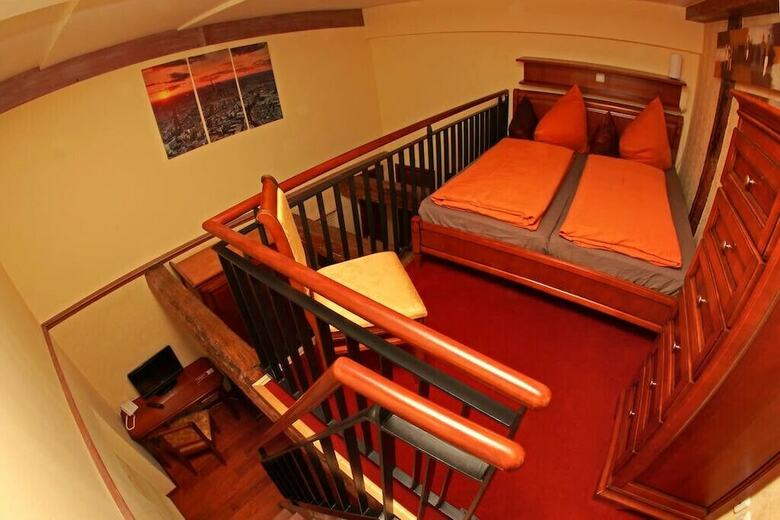 Hostal Hotel Kaufmannshaus Krahnst�ver