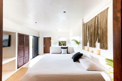 Hotel Amansala Pueblo