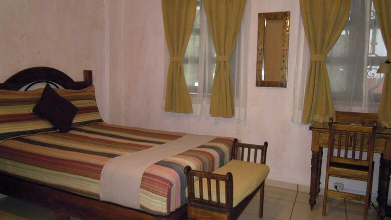 Hotel La Casa Del Laurel