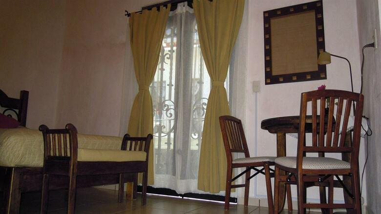 Hotel La Casa Del Laurel
