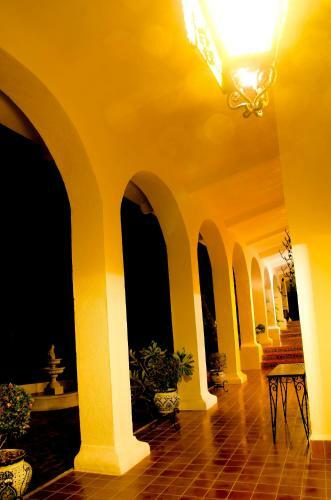 Hotel Rancho Las Cruces