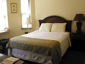 Hostal Oasis Guest House