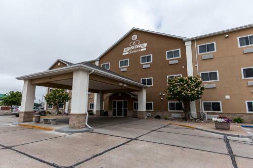 Hotel Expressway Suites Of Bismarck