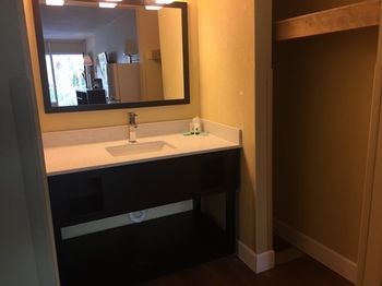 Blu Atlantic Hotel & Suites