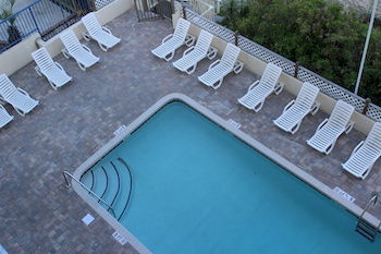 Blu Atlantic Hotel & Suites