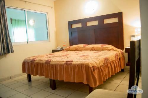 Hotel Cosmos