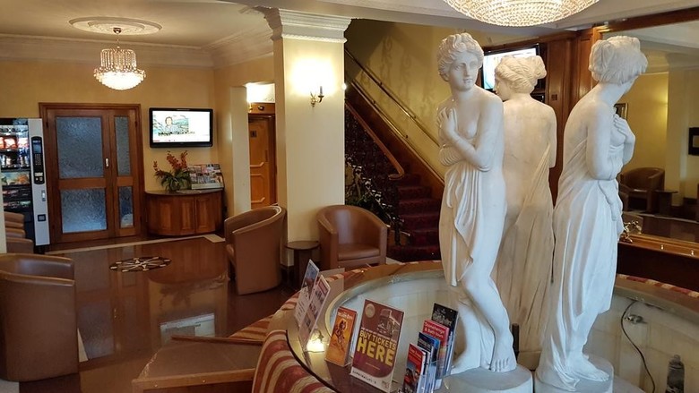 Abbey Court Hotel