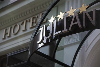 Hotel Julian