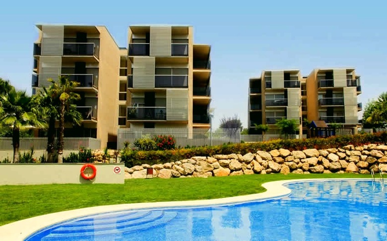Paradise Village Apartments