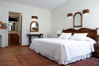 Casa Bugambilia, Un Peque�o Hotel En Tepoztl�n