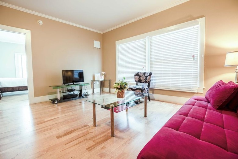 Hollywood Garden Apartment
