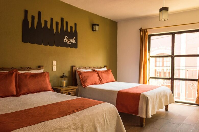 Hotel Casa De Vino
