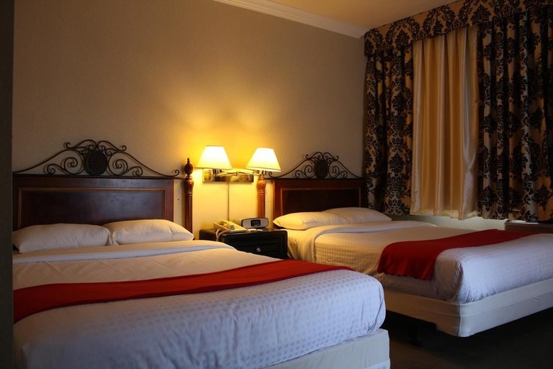 Garden Suite Hotel And Resort