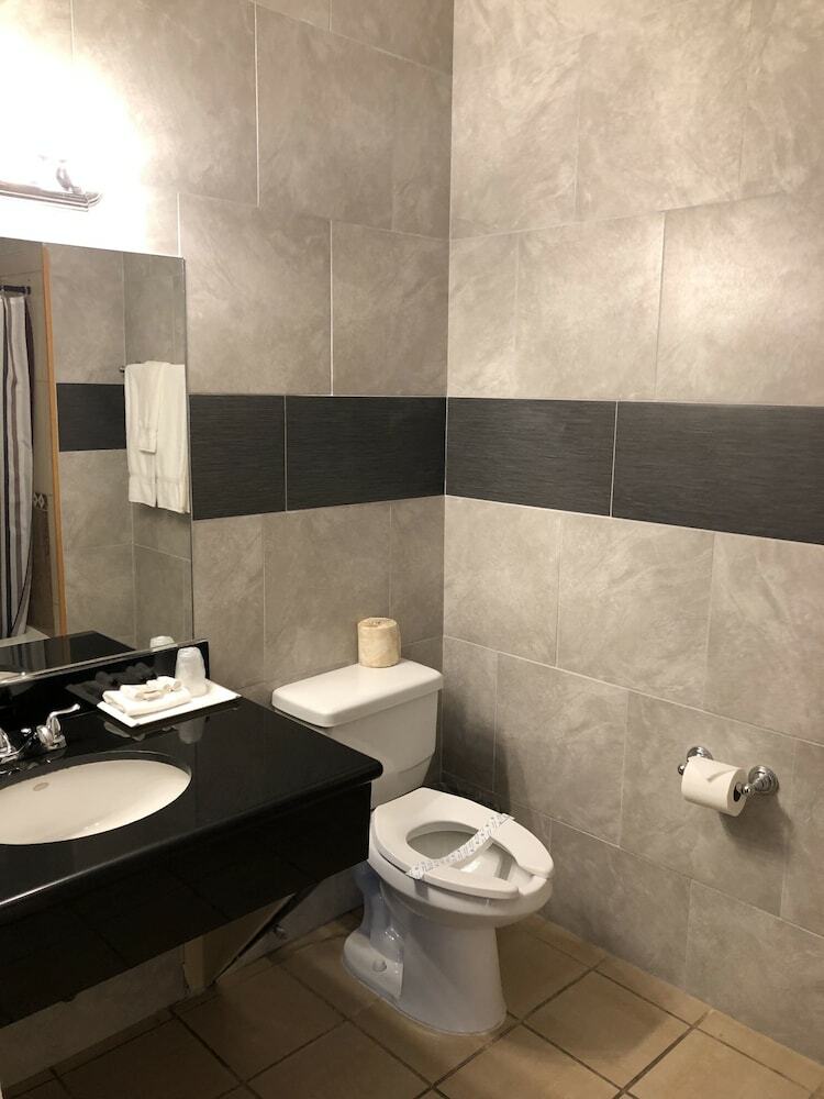 Garden Suite Hotel And Resort