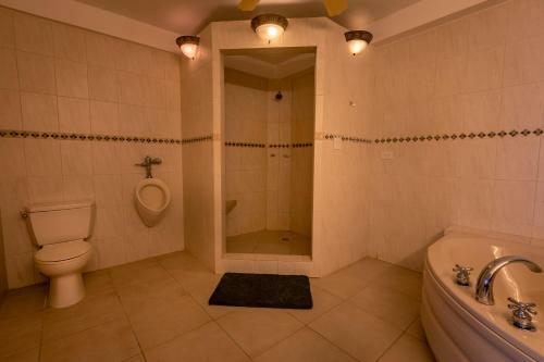 Tropical Suites Hotel