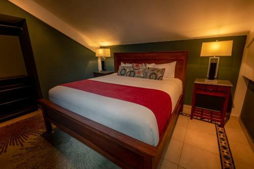 Tropical Suites Hotel