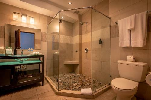 Tropical Suites Hotel