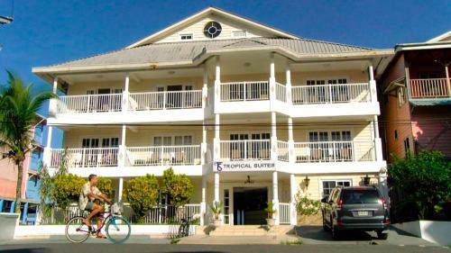 Tropical Suites Hotel