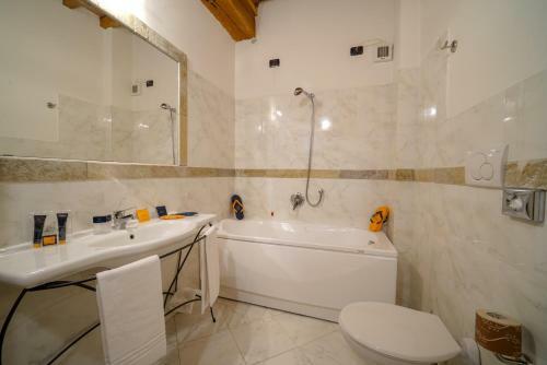 Hotel Abetone E Piramidi Resort