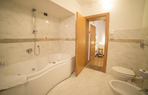 Hotel Abetone E Piramidi Resort