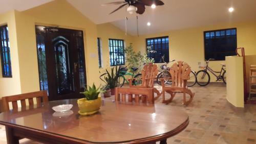 Hostal Bocas Tropical Paradise