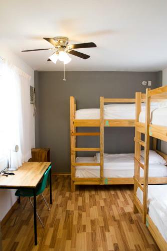 Albergue Hostal Tres Central