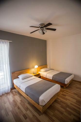 Albergue Hostal Tres Central