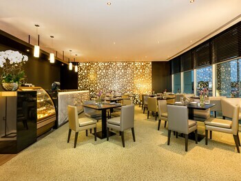 Flora Creek Deluxe Hotel Apartments