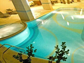 Flora Creek Deluxe Hotel Apartments