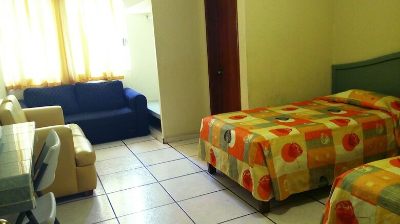 Hotel Plaza Jardin
