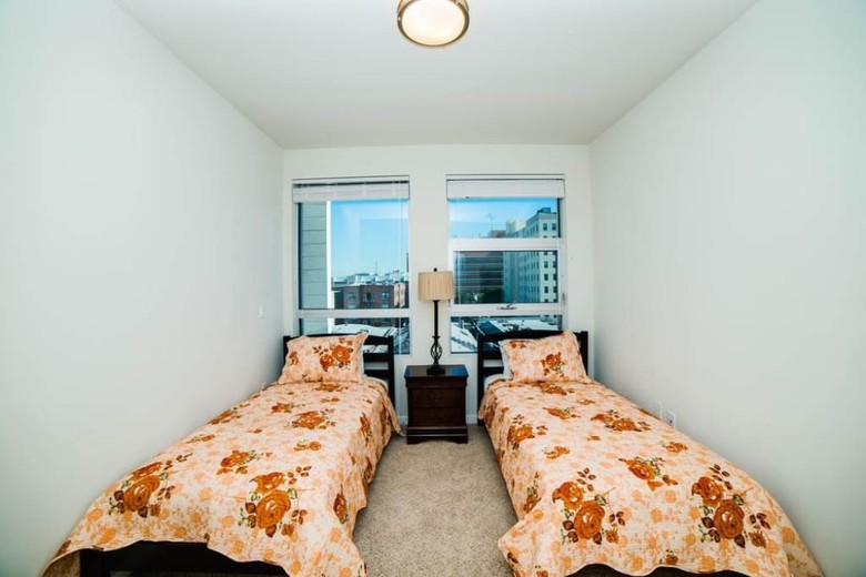 Downtown Violet Apartment