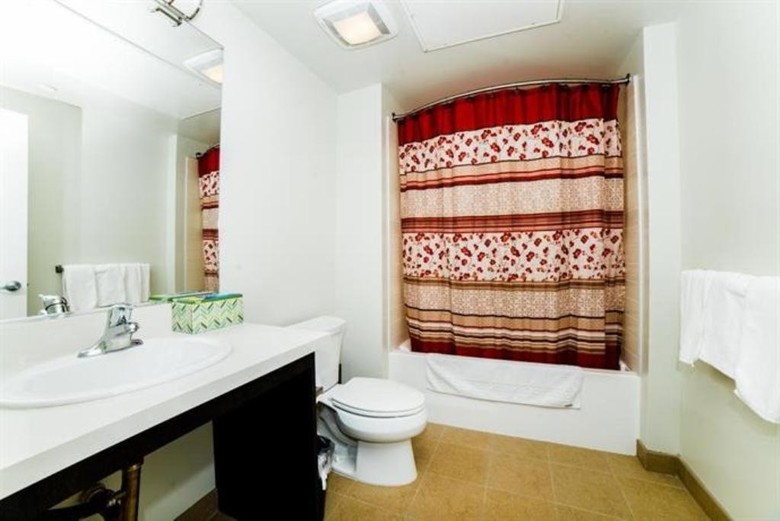 Downtown Violet Apartment