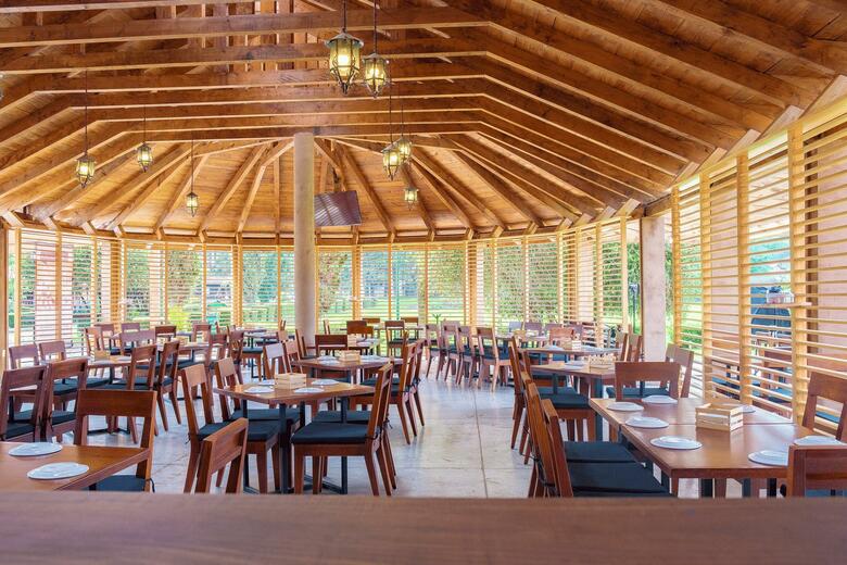 Hotel Zirahuen Forest And Resort