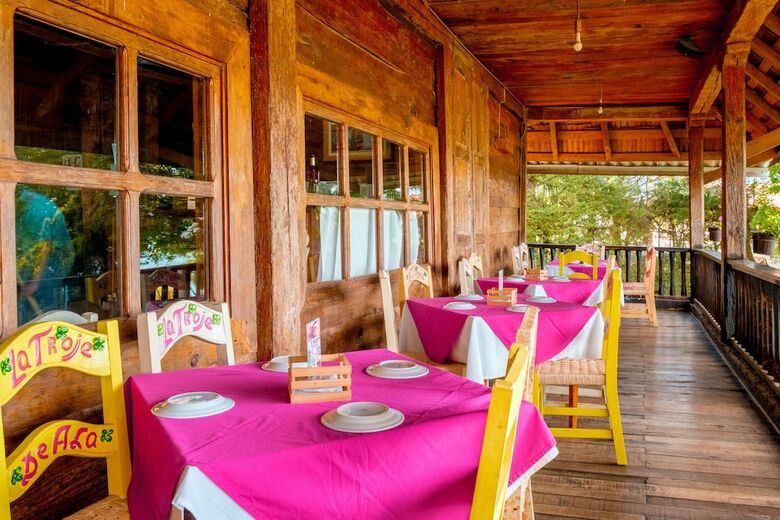 Hotel Zirahuen Forest And Resort