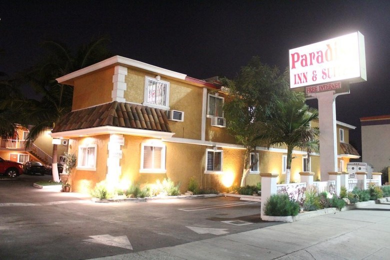 Hotel Paradise Inn And Suites