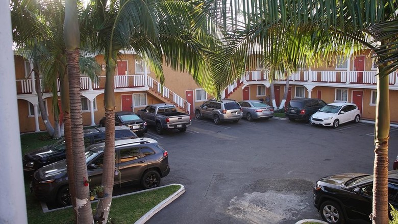 Hotel Paradise Inn And Suites