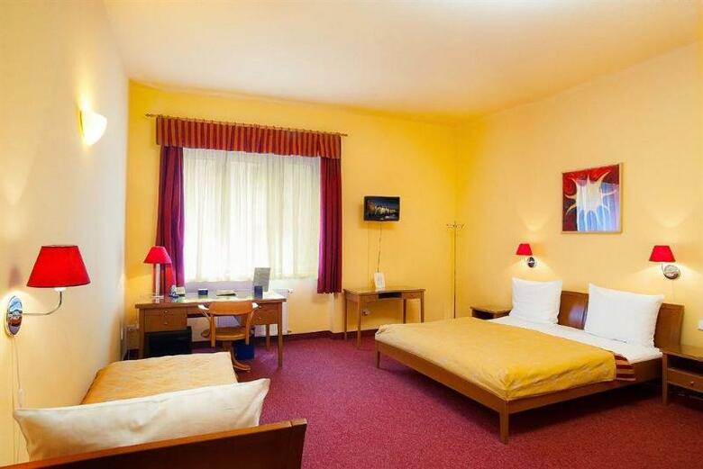 Hotel Cloister Inn